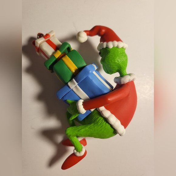 How the Grinch Stole Christmas - Keepsake Ornament - Picture 11 of 17